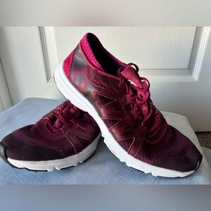 Salomon Cross Amphibian Swift water women’s size 7 sangria sneakers